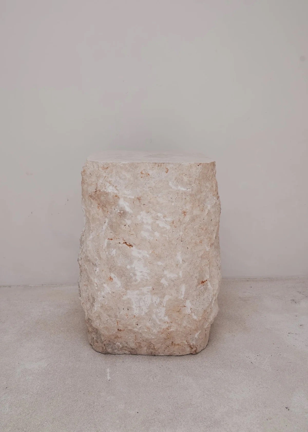 THE RAW STONE STOOL/TABLE