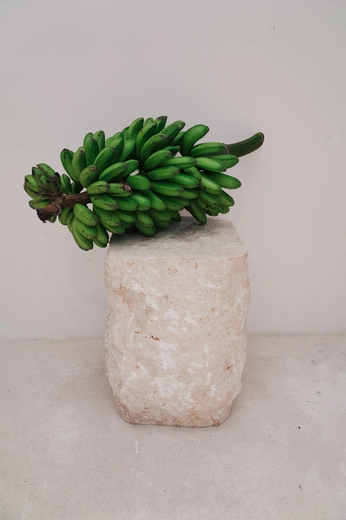 THE RAW STONE STOOL/TABLE