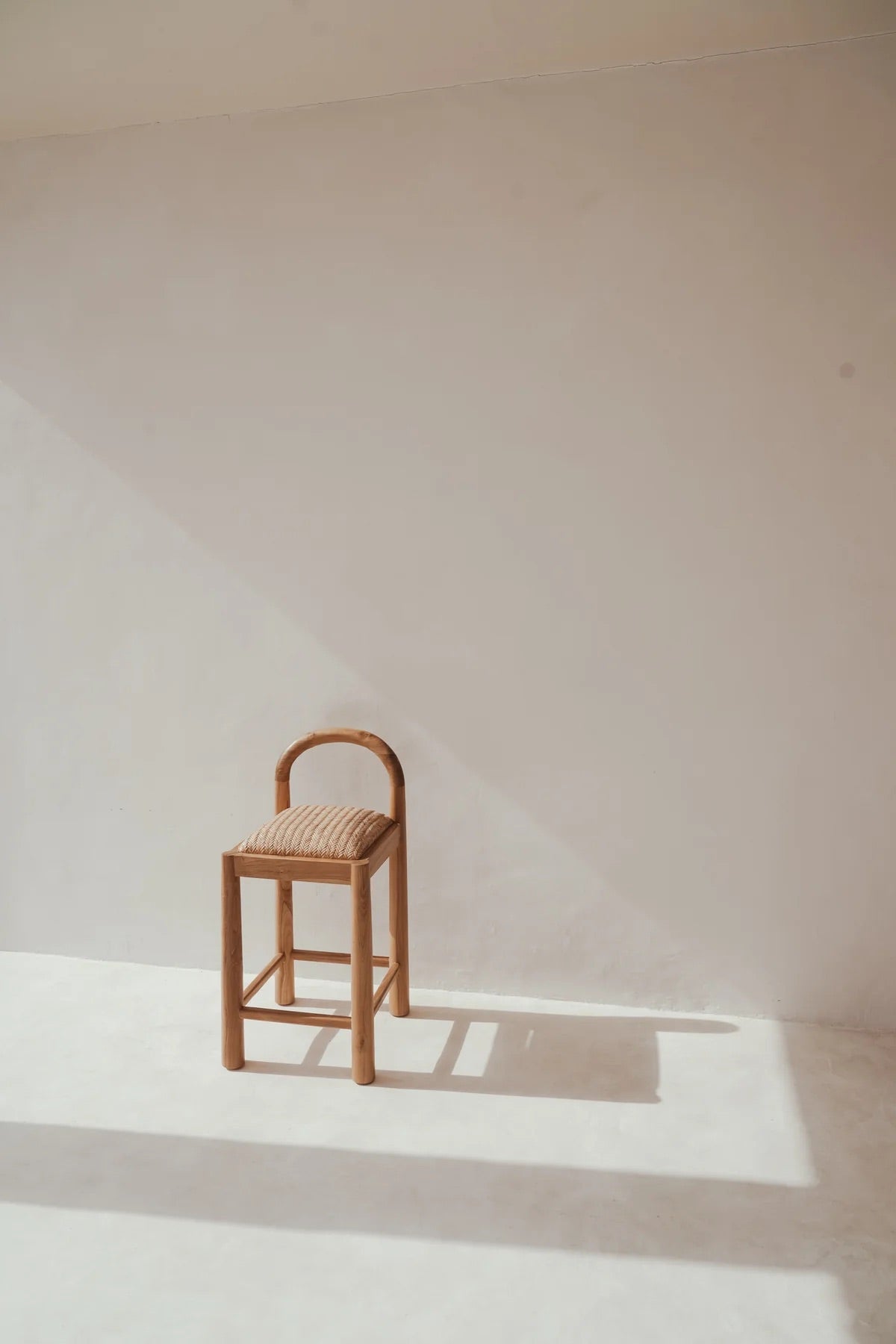 THE DESA BAR STOOL